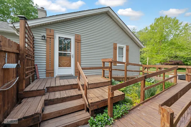 $2,000 | 405 North Bridge Street, Yorkville, IL 60560