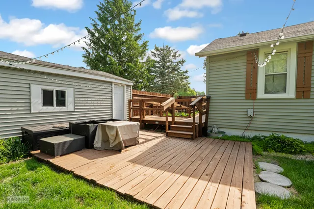 $2,000 | 405 North Bridge Street, Yorkville, IL 60560