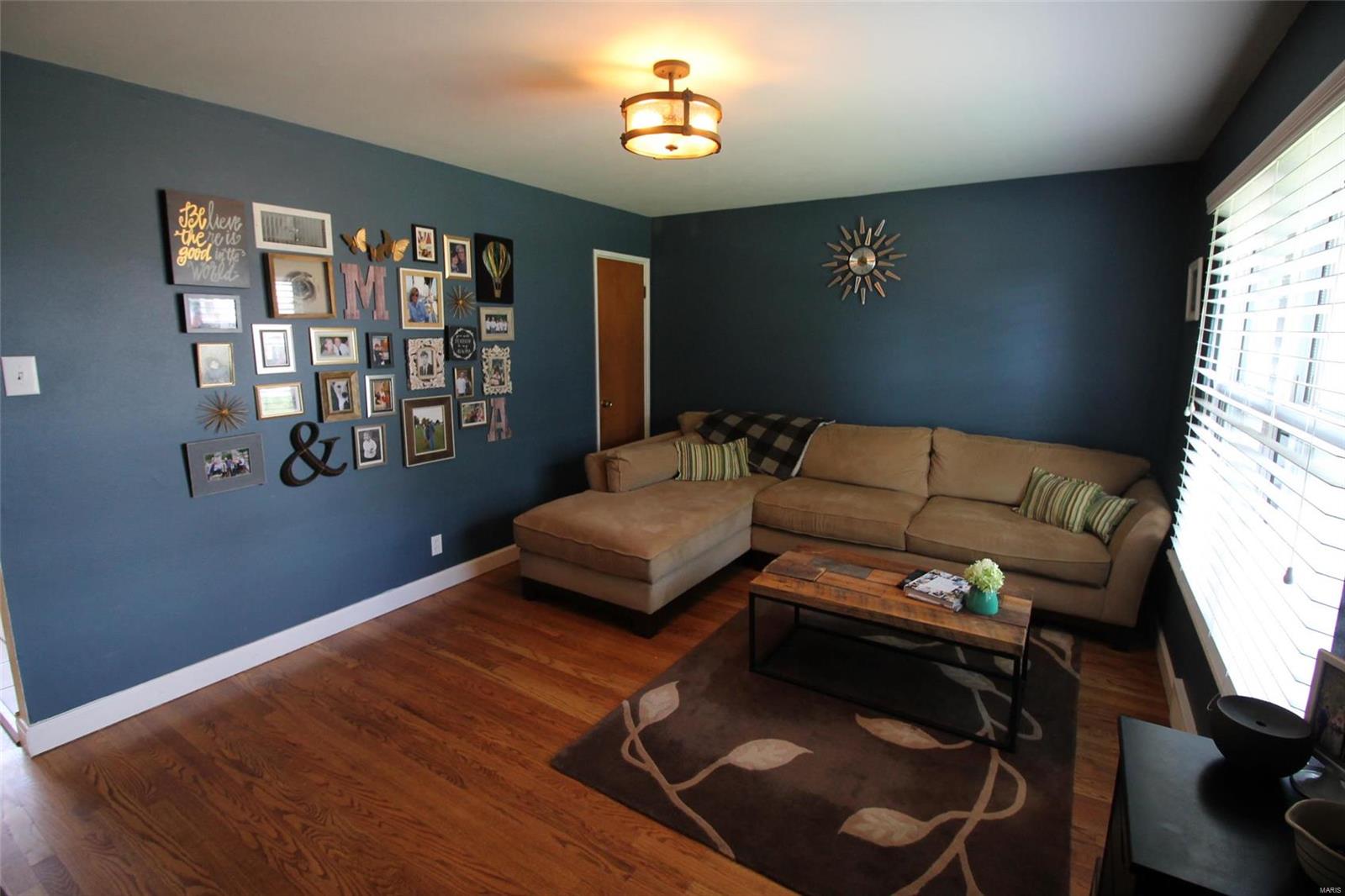 11037 Patsy Drive St. Louis, MO 63123 - Photo 2 of 22 Gallery Image 2