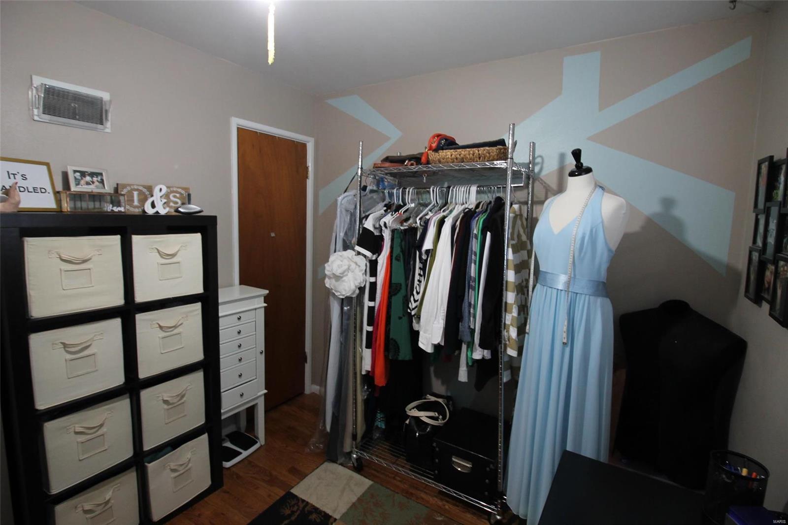 11037 Patsy Drive St. Louis, MO 63123 - Photo 12 of 22 Gallery Image 12