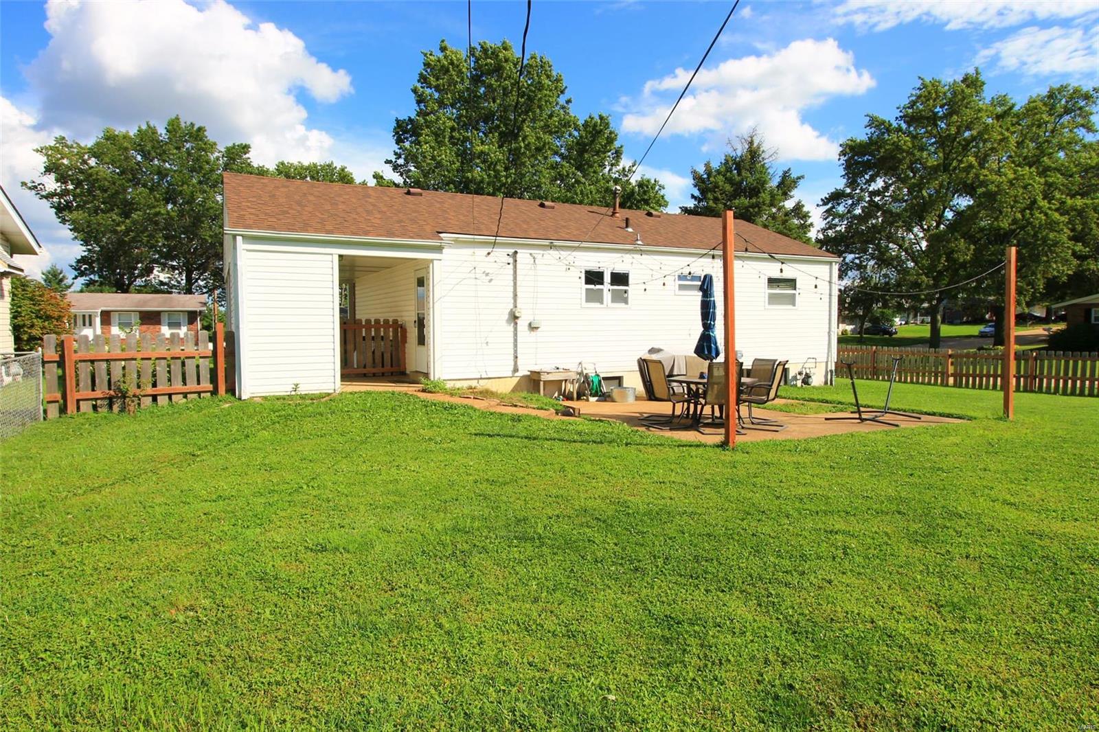 11037 Patsy Drive St. Louis, MO 63123 - Photo 20 of 22 Gallery Image 20