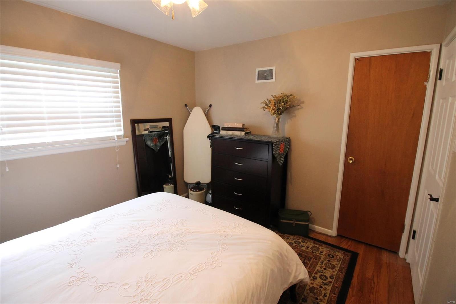 11037 Patsy Drive St. Louis, MO 63123 - Photo 10 of 22 Gallery Image 10