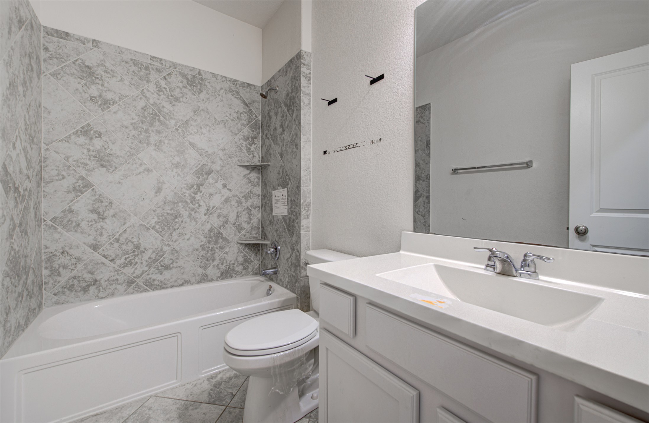 413 Pinnacle View Drive Georgetown, TX 78628 - Photo 16 of 31 Bathroom with vanity and tub / shower combination