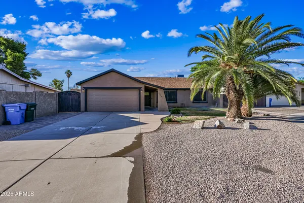 $2,500 | 2914 East Michelle Drive, Phoenix, AZ 85032