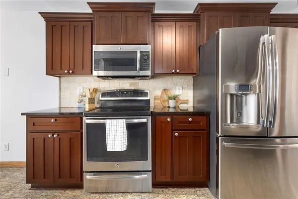 $700,000 | 22001 East 307th Street, Harrisonville, MO 64701