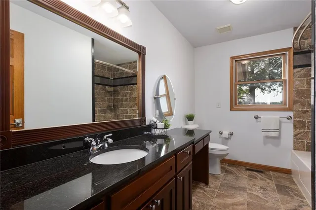 $700,000 | 22001 East 307th Street, Harrisonville, MO 64701