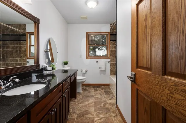 $700,000 | 22001 East 307th Street, Harrisonville, MO 64701