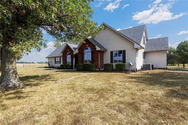$700,000 | 22001 East 307th Street, Harrisonville, MO 64701