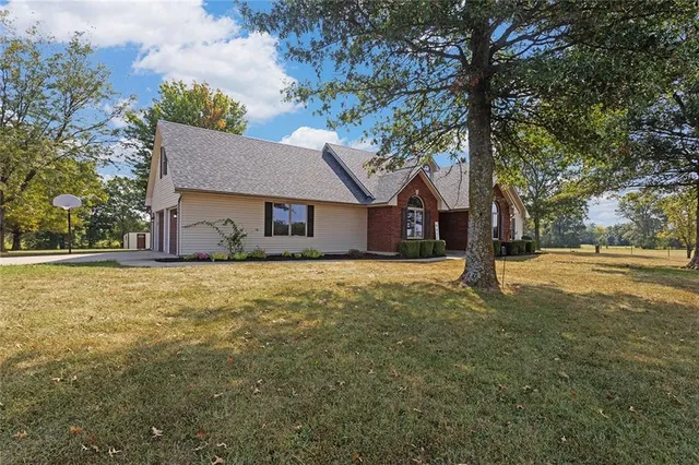 $700,000 | 22001 East 307th Street, Harrisonville, MO 64701