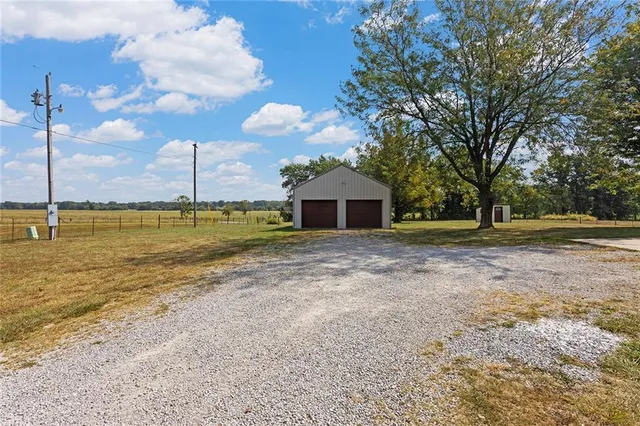 $700,000 | 22001 East 307th Street, Harrisonville, MO 64701