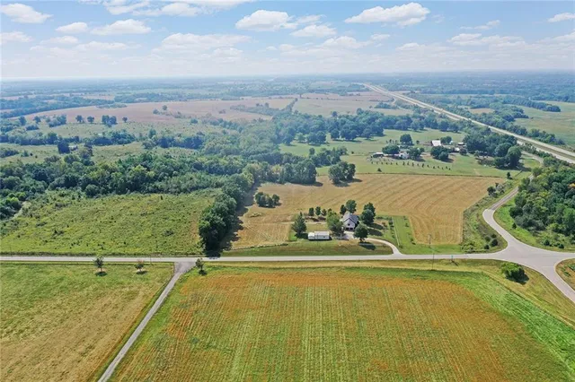 $700,000 | 22001 East 307th Street, Harrisonville, MO 64701