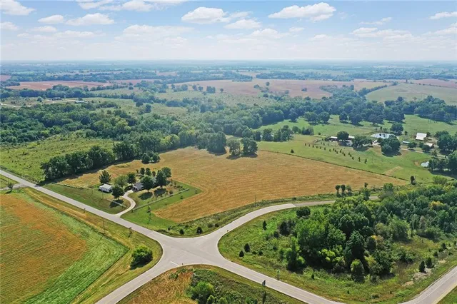 $700,000 | 22001 East 307th Street, Harrisonville, MO 64701