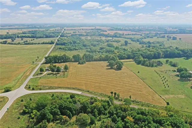 $700,000 | 22001 East 307th Street, Harrisonville, MO 64701