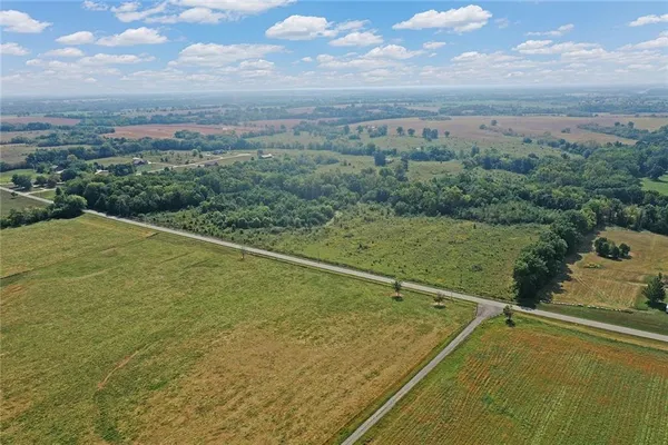 $700,000 | 22001 East 307th Street, Harrisonville, MO 64701