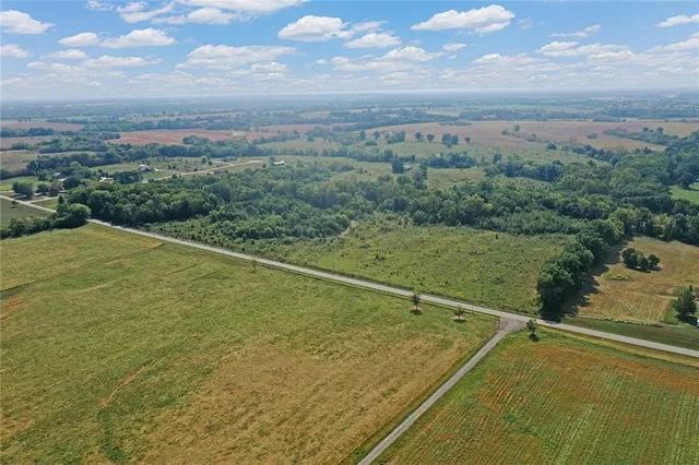 $700,000 | 22001 East 307th Street, Harrisonville, MO 64701