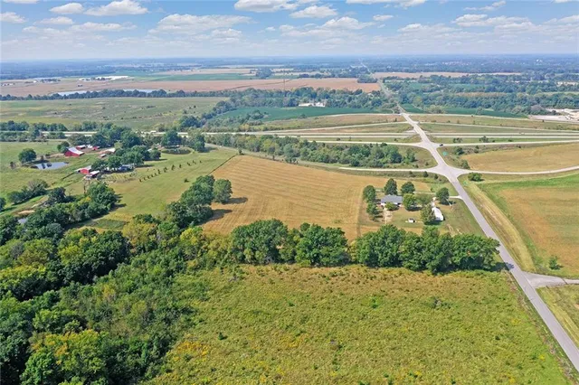 $700,000 | 22001 East 307th Street, Harrisonville, MO 64701