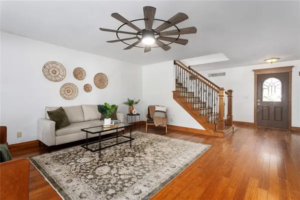 $700,000 | 22001 East 307th Street, Harrisonville, MO 64701