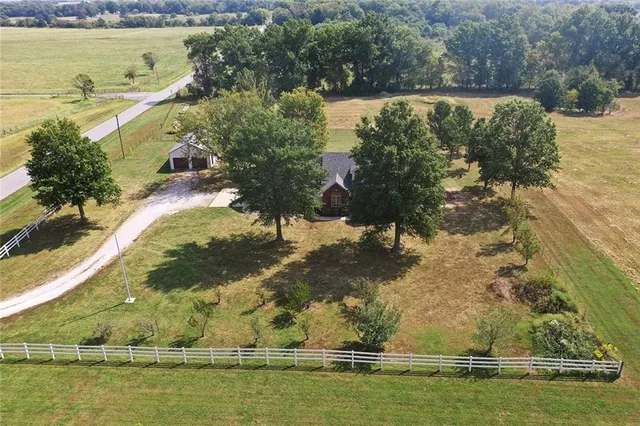 $700,000 | 22001 East 307th Street, Harrisonville, MO 64701