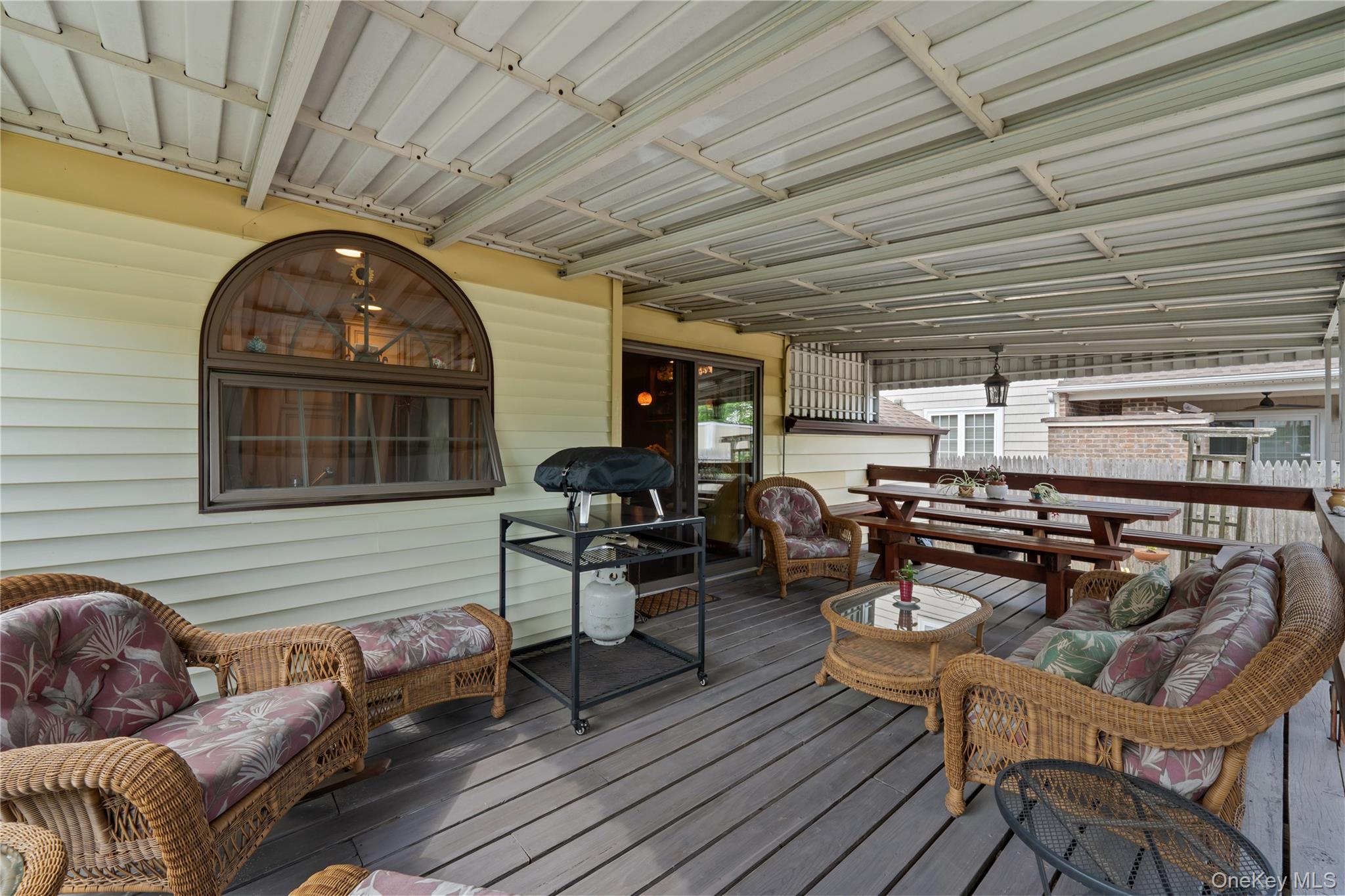 38 Hillvale Road Albertson, NY 11507 - Photo 22 of 30 Covered Deck