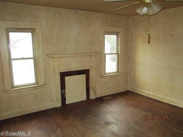 628 Liberty Road High Point, NC 27263 - Photo 3 of 8 Living Room.