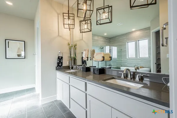 $999,990 | 217 Northcrest Drive, Liberty Hill, TX 78642