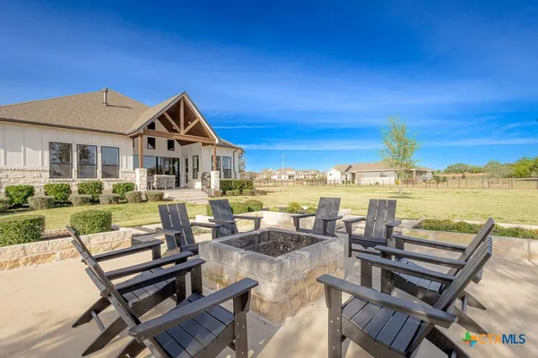 $999,990 | 217 Northcrest Drive, Liberty Hill, TX 78642