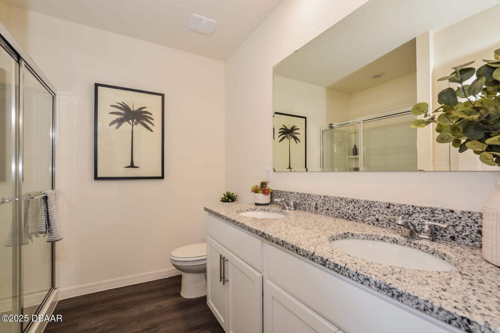 51 Center Grande Road Ormond Beach, FL 32174 - Photo 4 of 6 010-MainBathroom-EOG00025 (2)