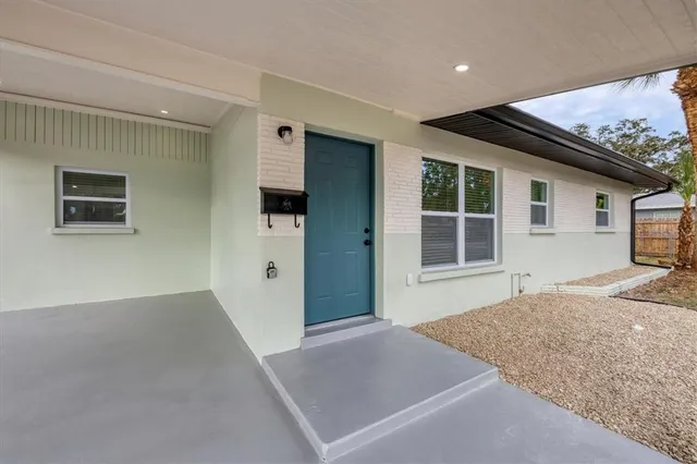 $385,000 | 2711 Kilgore Place, Sarasota, FL 34235