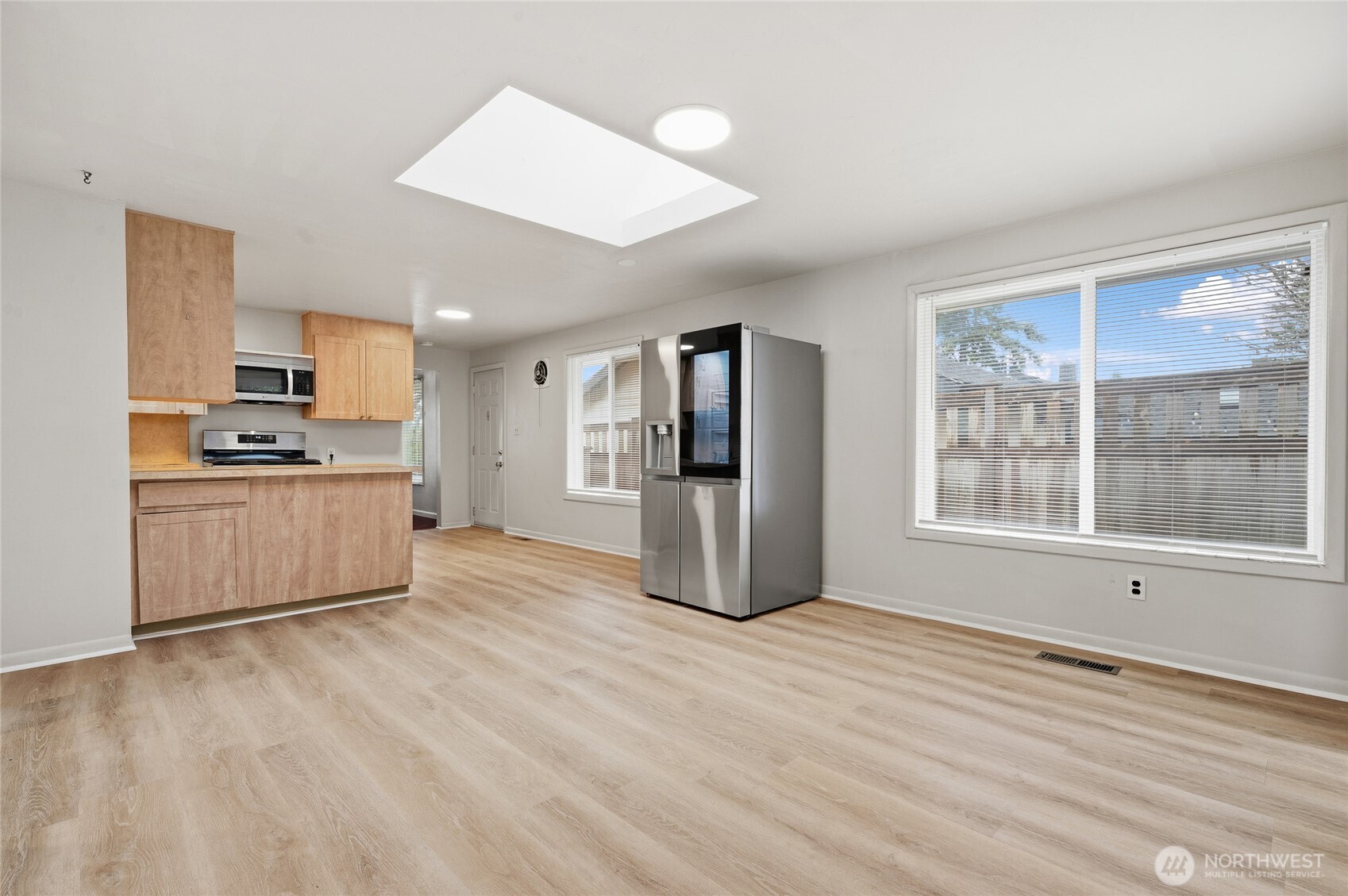 7942 15th Avenue Southwest Seattle, WA 98106 - Photo 3 of 31