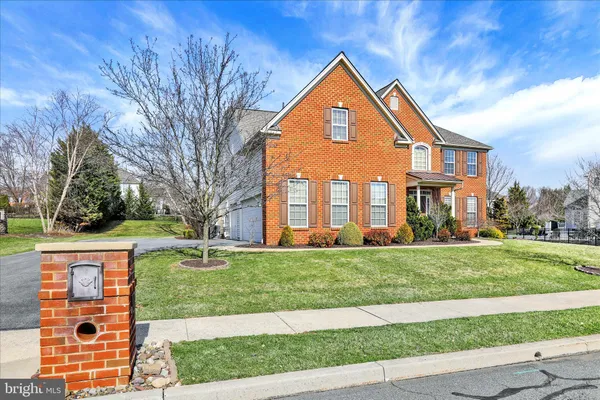 $689,000 | 12 Hidden Brook Way, Reading, PA 19608