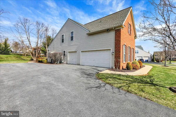 $689,000 | 12 Hidden Brook Way, Reading, PA 19608