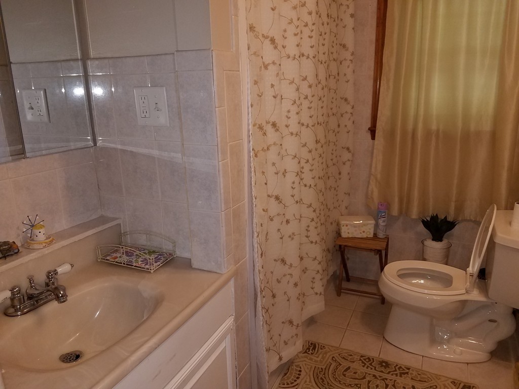 47 Hawley Road Melrose, MA 02176 - Photo 4 of 14 Gallery Image 4