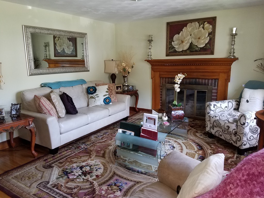 47 Hawley Road Melrose, MA 02176 - Photo 5 of 14 Gallery Image 5