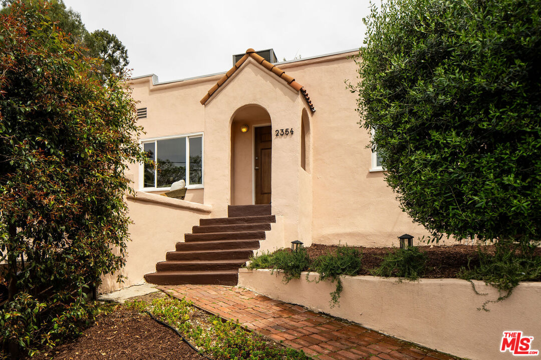2354 Landa Street Los Angeles, CA 90039 - Photo 1 of 25