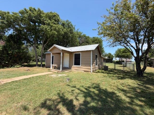 105 2nd Valley View, TX 76272 - Photo 1 of 17