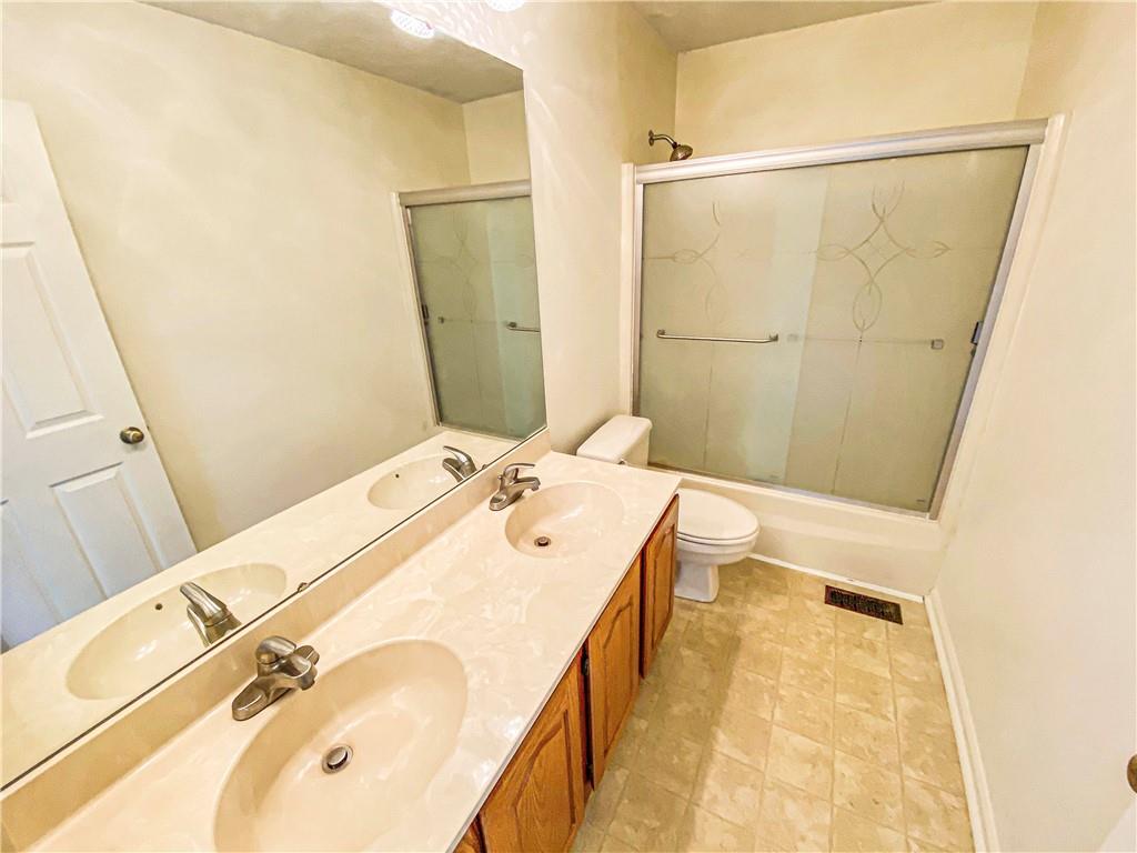 206 Ruth Way McDonald, PA 15057 - Photo 24 of 35 Main bath on the second floor.