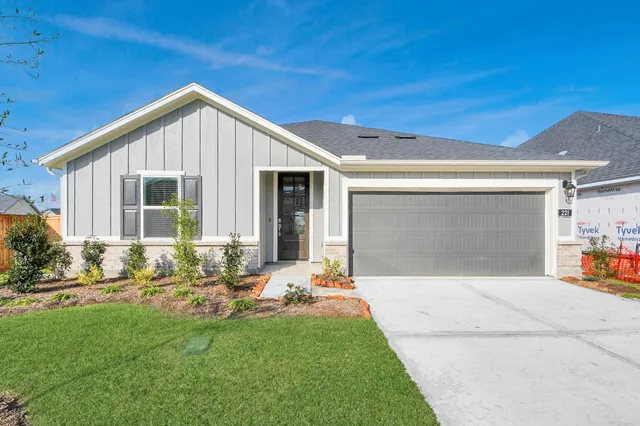 $334,816 | 221 Magnolia Laurel Drive, Alvin, TX 77511