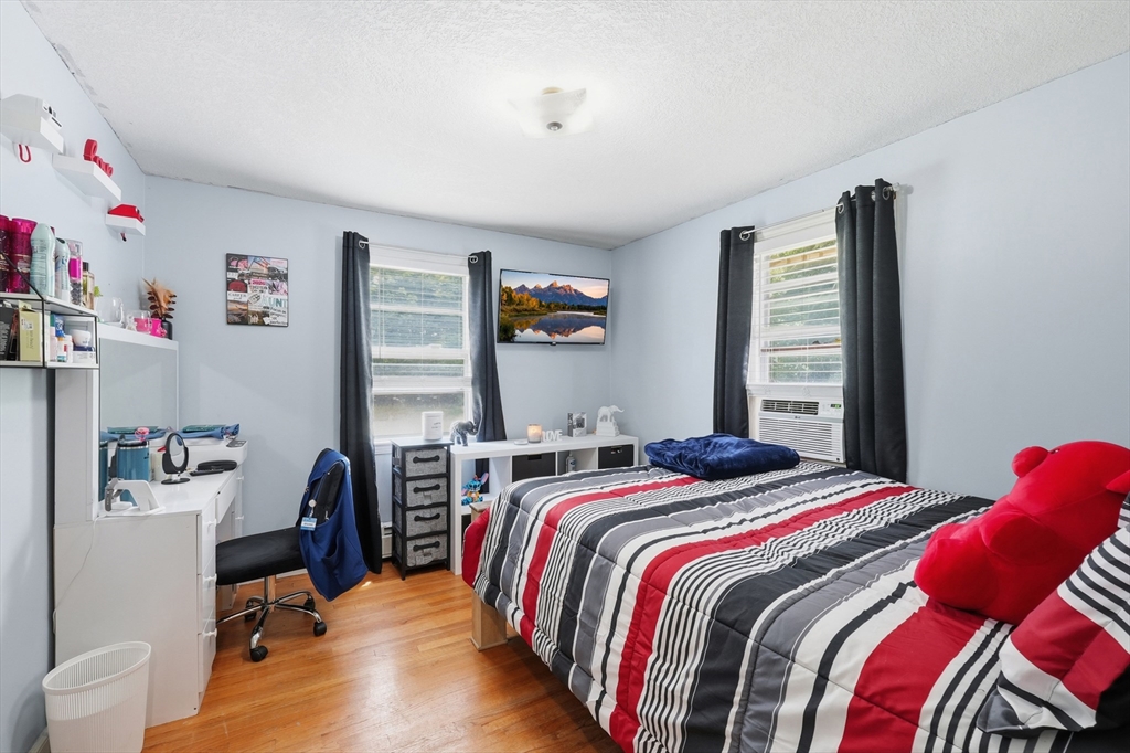 23 Smith Street Chicopee, MA 01020 - Photo 21 of 39