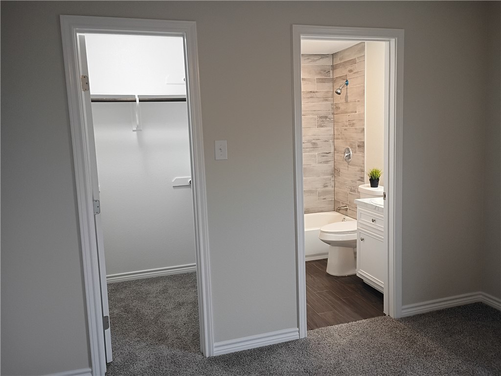 1652 16th Street Corpus Christi, TX 78404 - Photo 9 of 19 a bathroom with a toilet