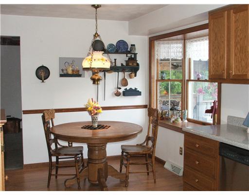 142 Rizzi Drive Irwin, PA 15642 - Photo 4 of 18 Kitchen.