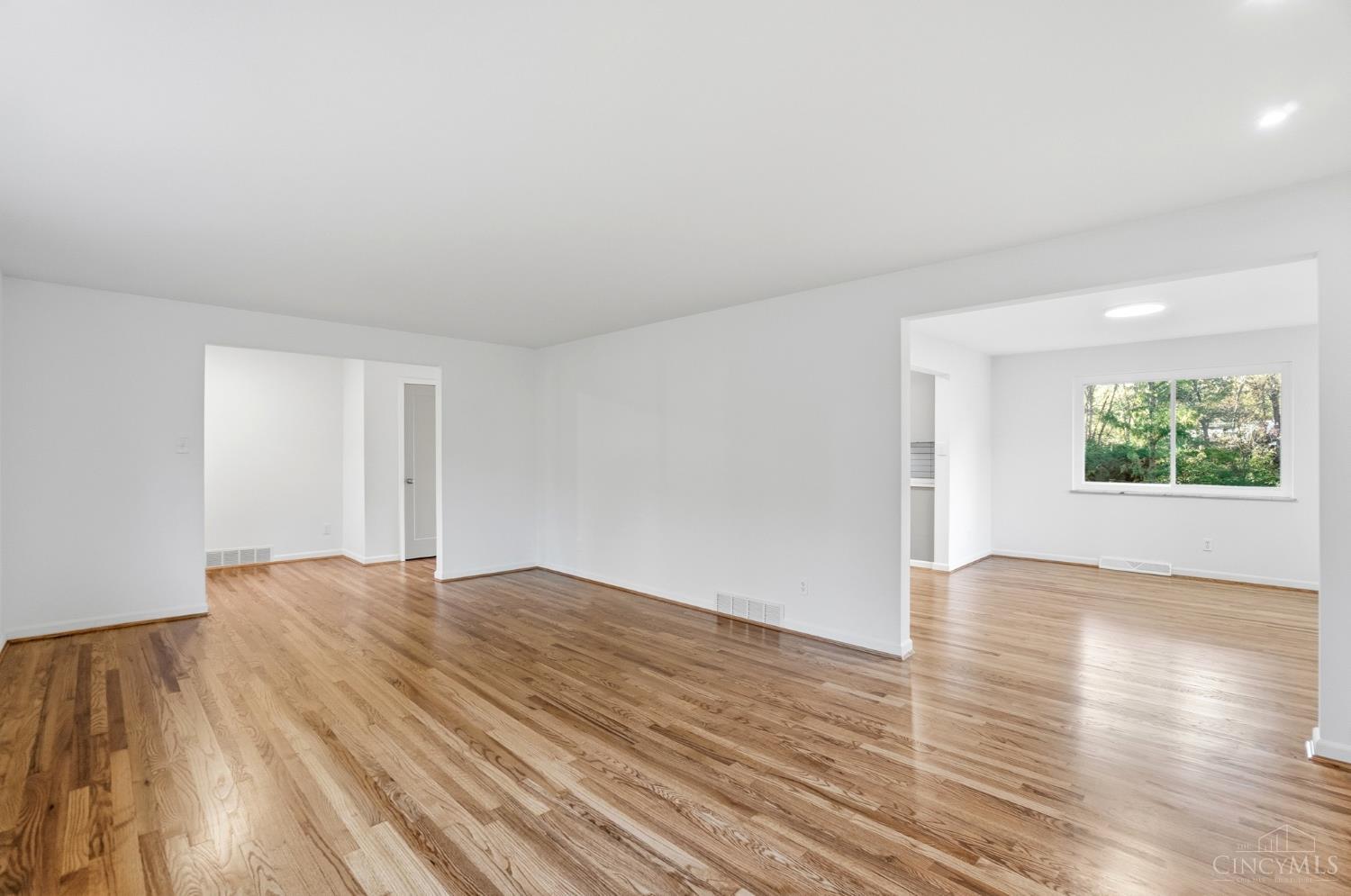 8743 Weller Road Montgomery, OH 45249 - Photo 10 of 33 Gallery Image 10