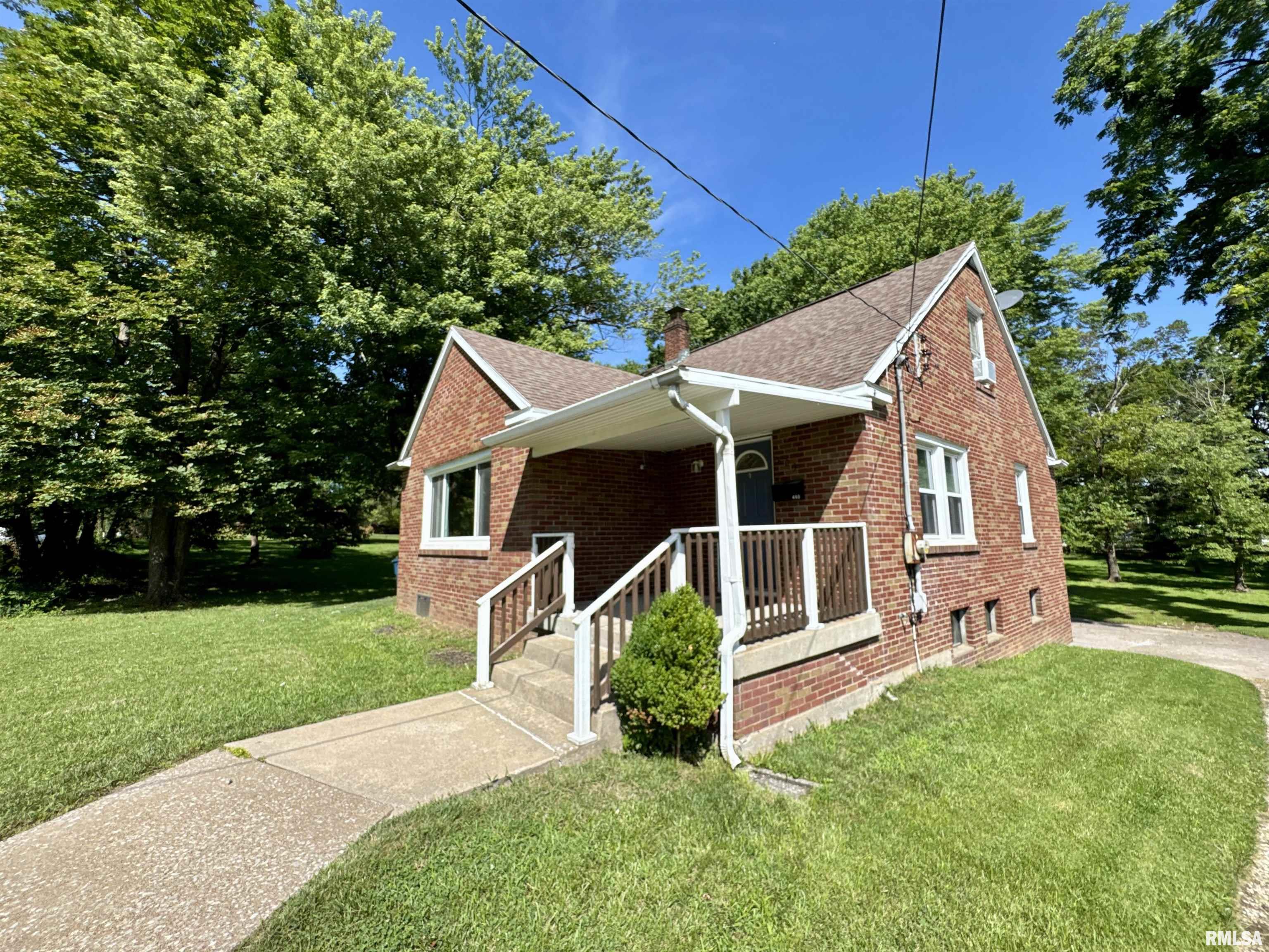 403 Freeman Street Anna, IL 62906 - Photo 1 of 24 Gallery Image 1