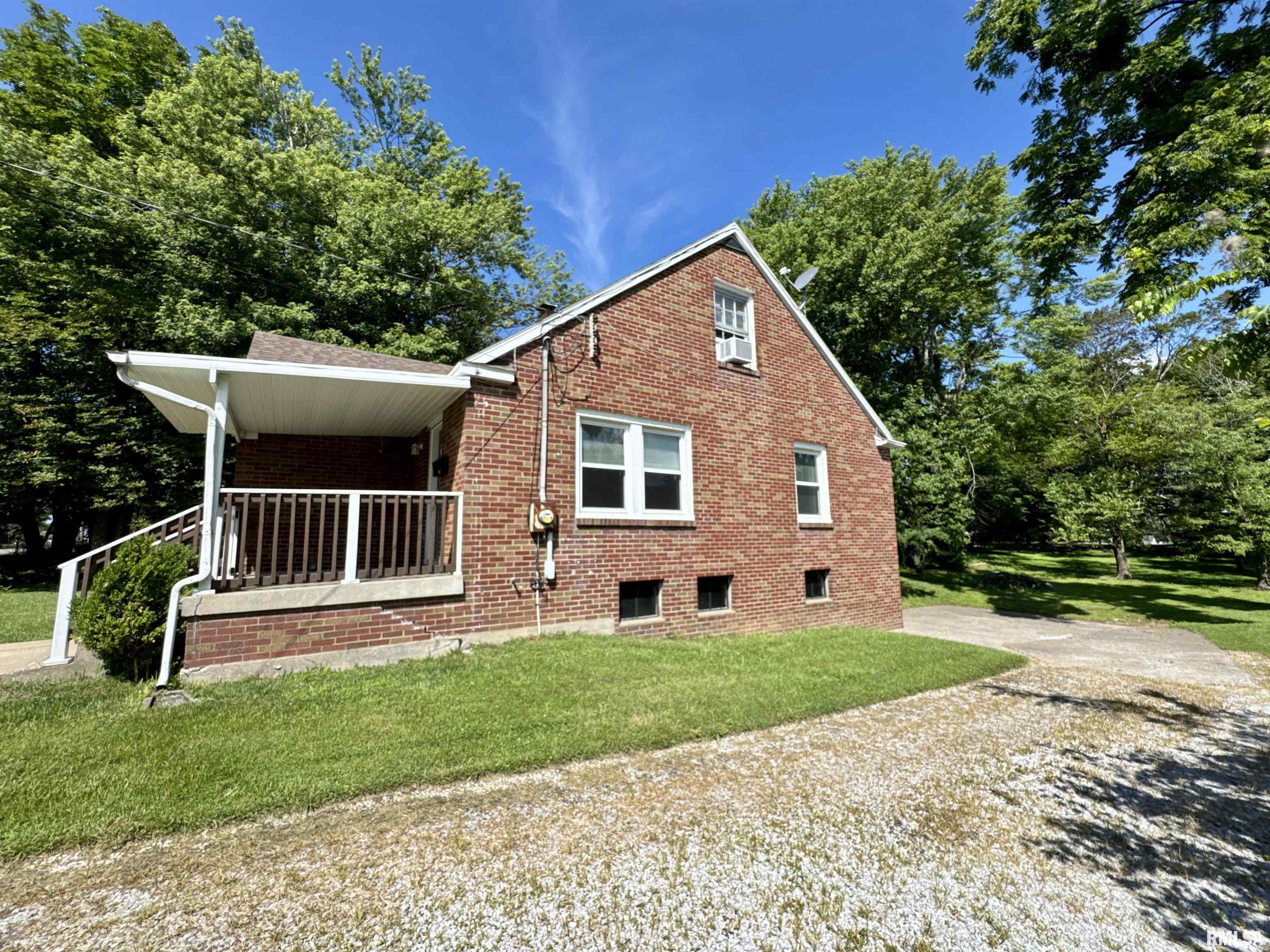 403 Freeman Street Anna, IL 62906 - Photo 3 of 24 Gallery Image 3