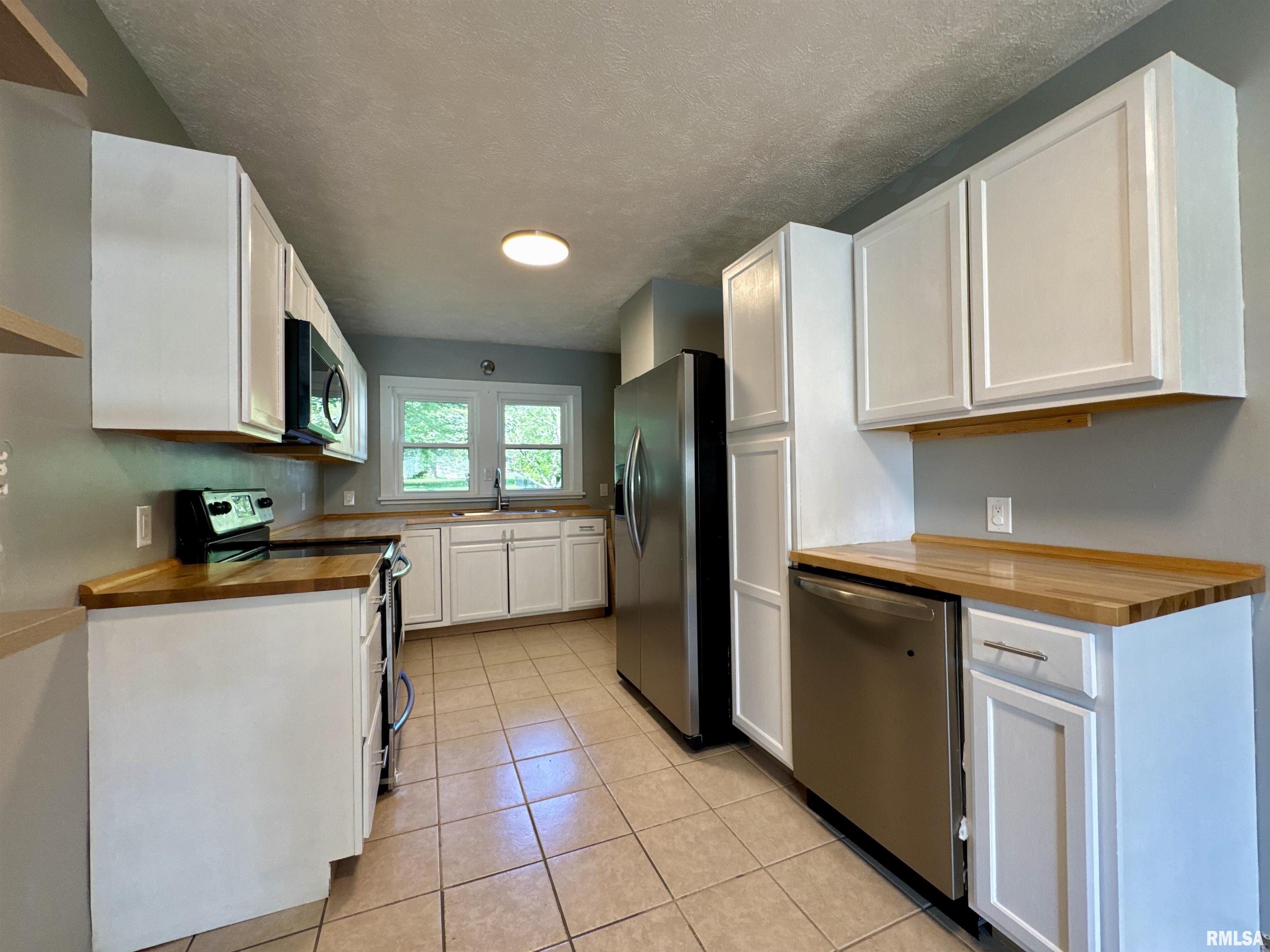 403 Freeman Street Anna, IL 62906 - Photo 5 of 24 Gallery Image 5