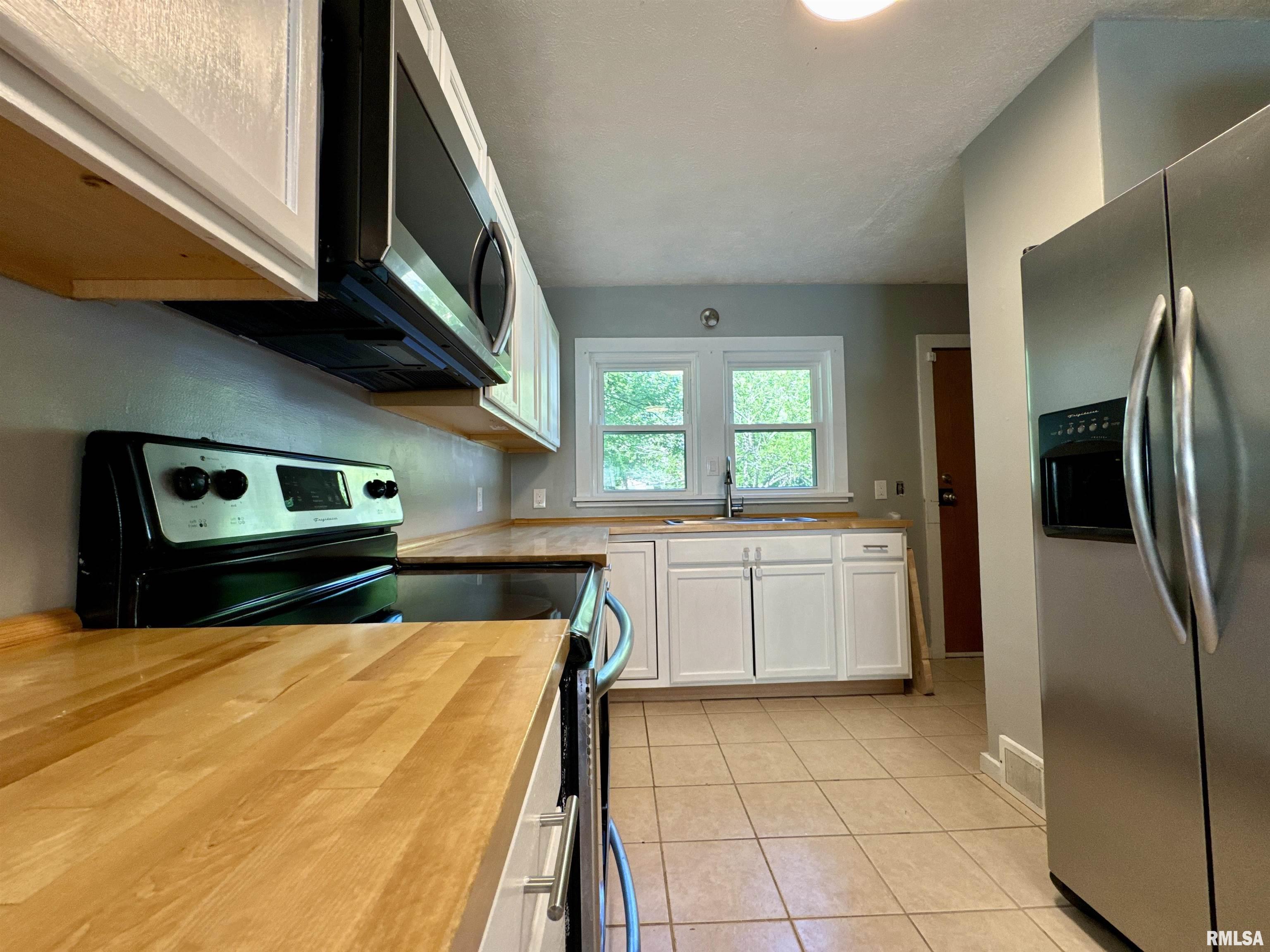403 Freeman Street Anna, IL 62906 - Photo 6 of 24 Gallery Image 6