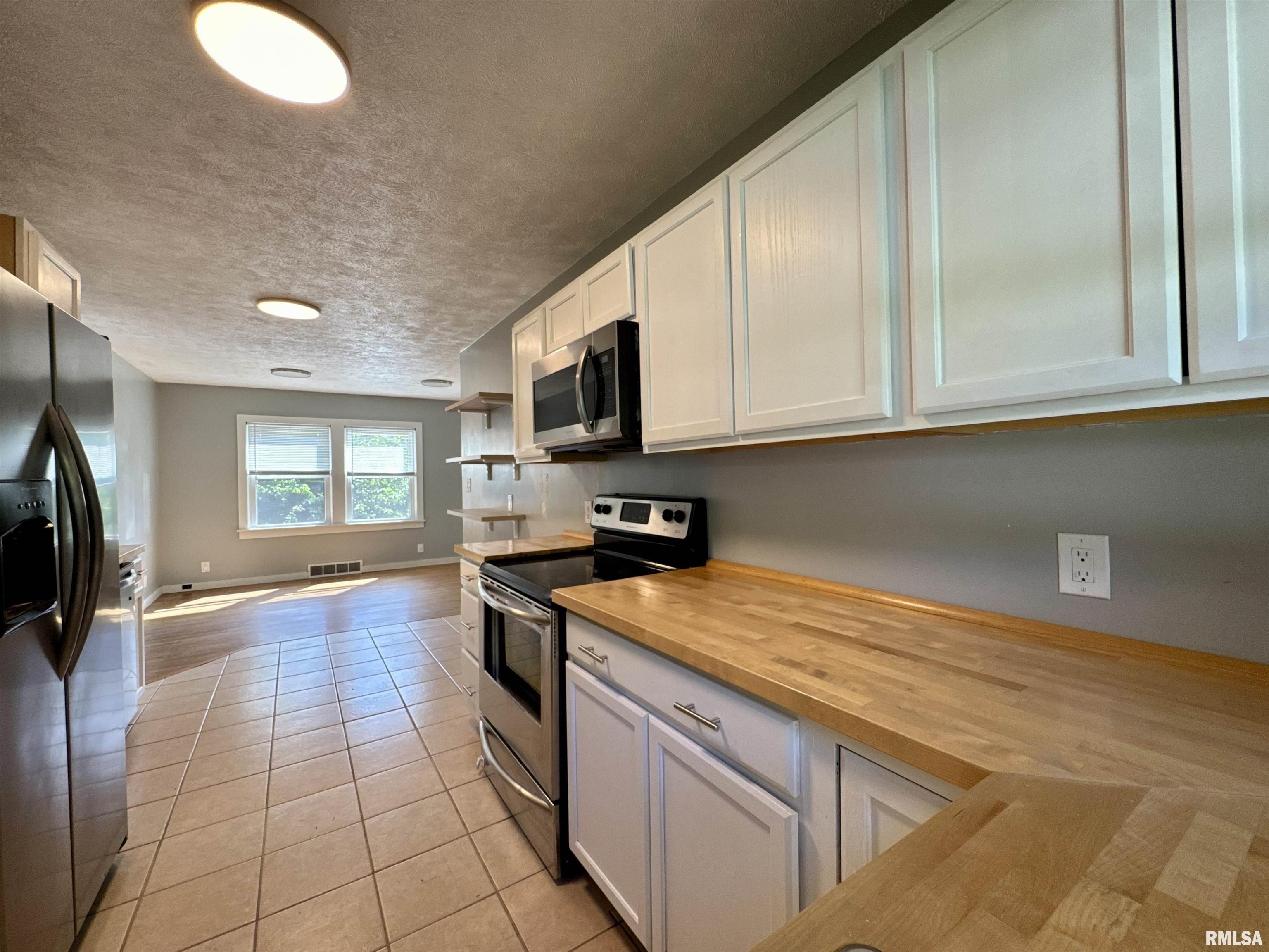 403 Freeman Street Anna, IL 62906 - Photo 7 of 24 Gallery Image 7