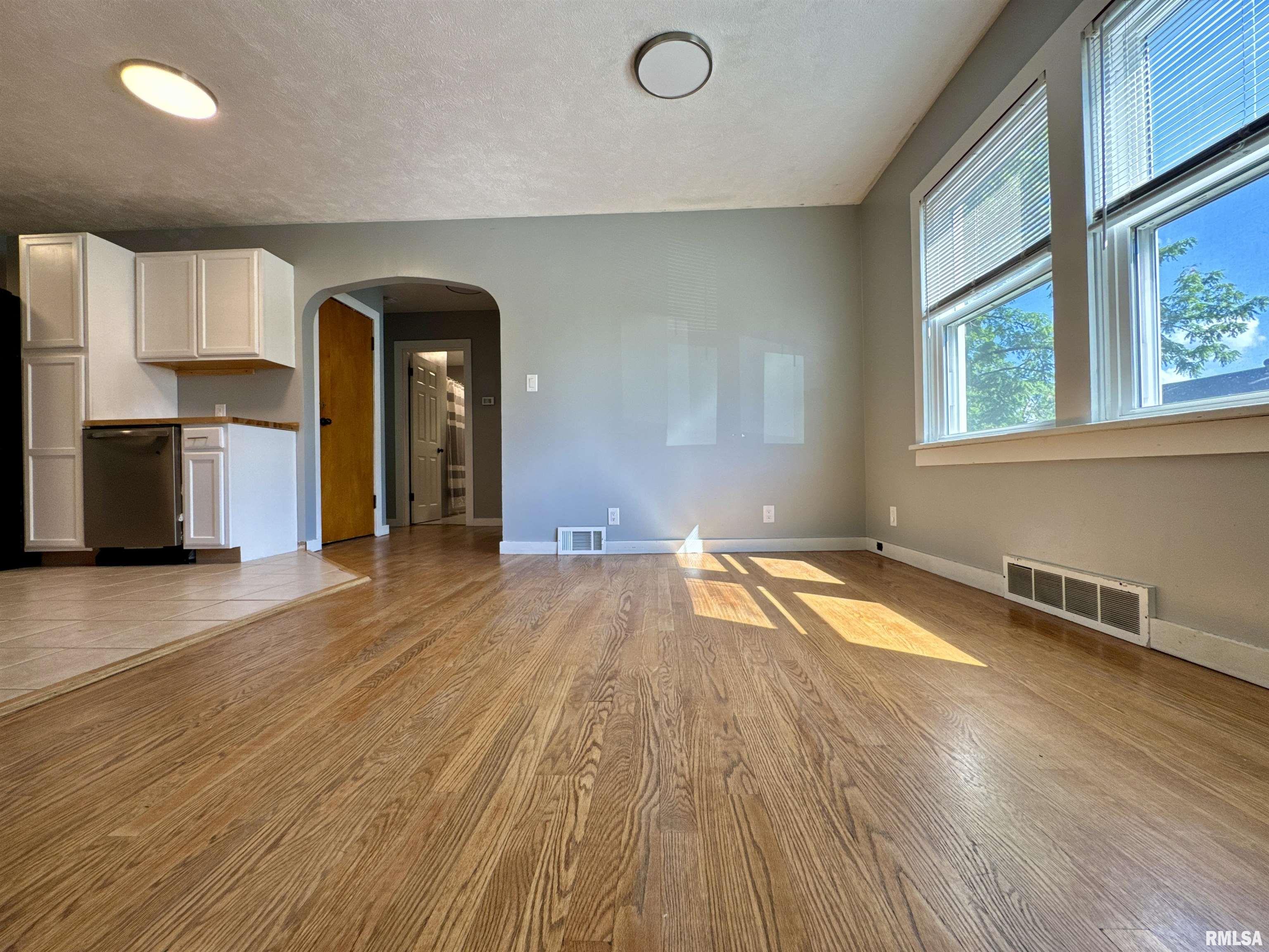 403 Freeman Street Anna, IL 62906 - Photo 8 of 24 Gallery Image 8