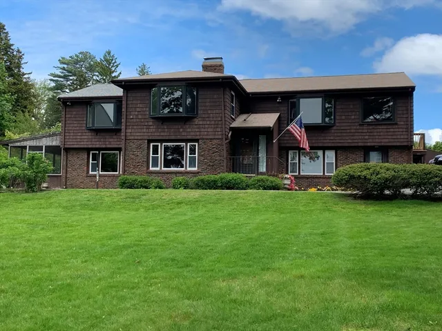 $2,400,000 | 39-41 Woodbury Street, Beverly, MA 01915