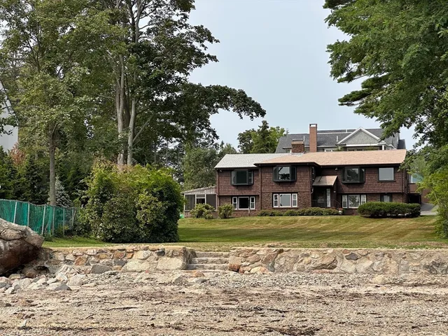 $2,400,000 | 39-41 Woodbury Street, Beverly, MA 01915