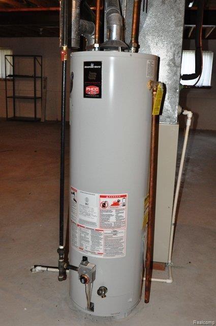 968 Churchill Circle, Unit 12 Rochester, MI 48307 - Photo 24 of 25 Hot Water Tank